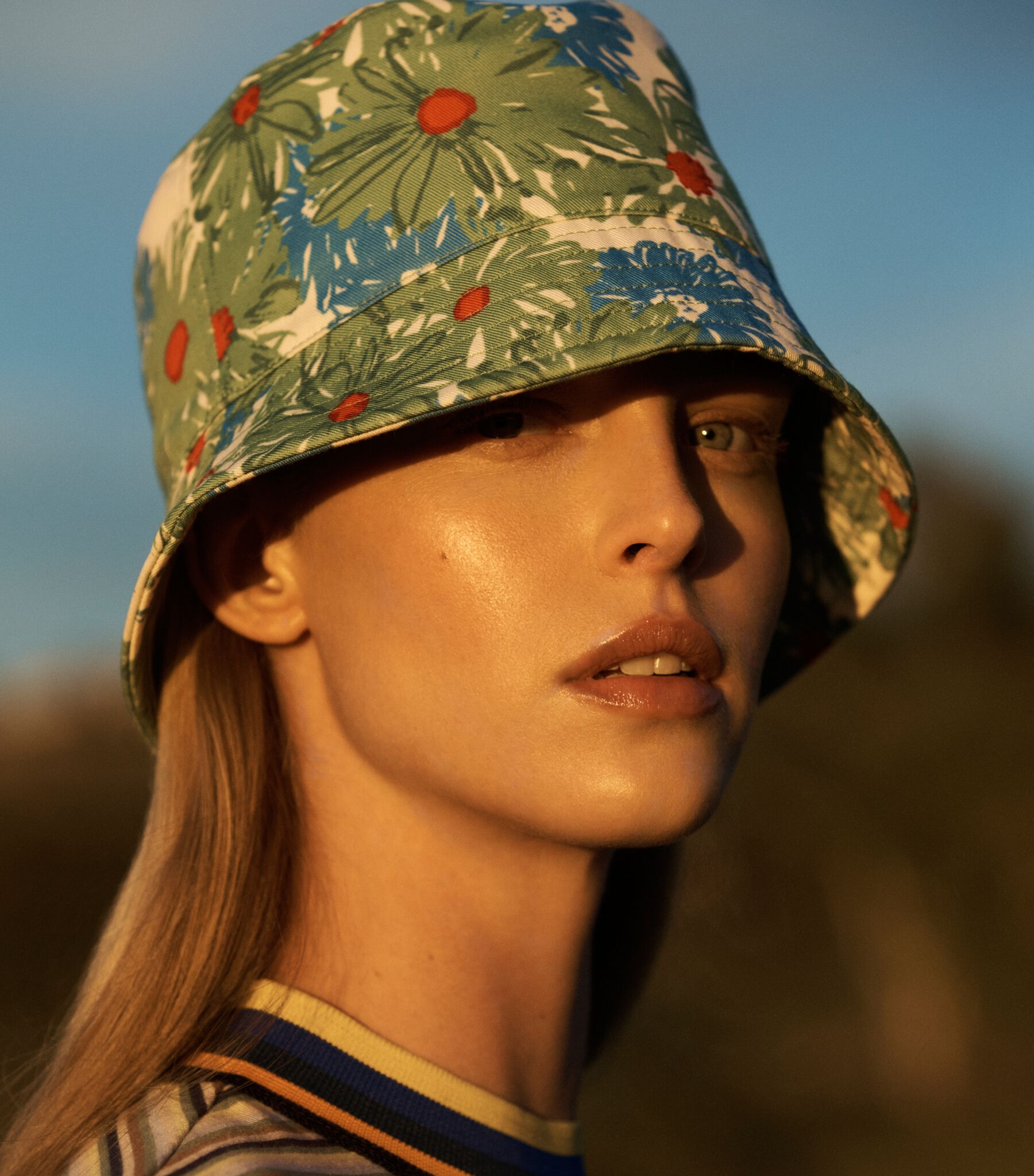 Printed Bucket Hat, New Ivory Pompon Daisy | Tory Burch KW display picture 1