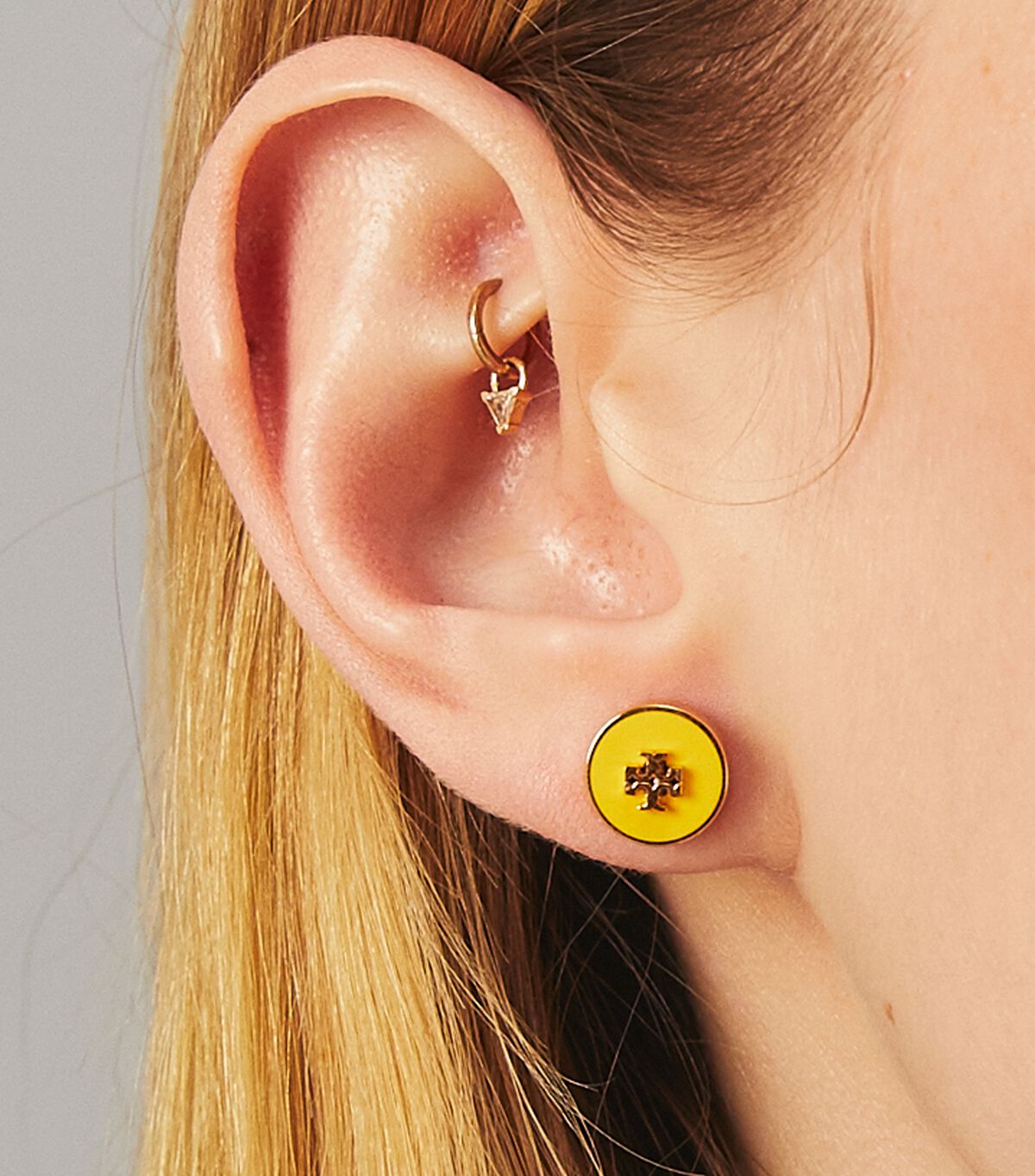 tory burch kira enameled circle stud earring