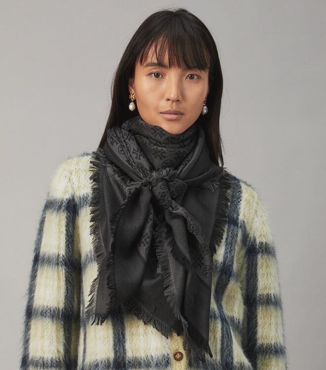 Arriba 70+ imagen tory burch black scarf