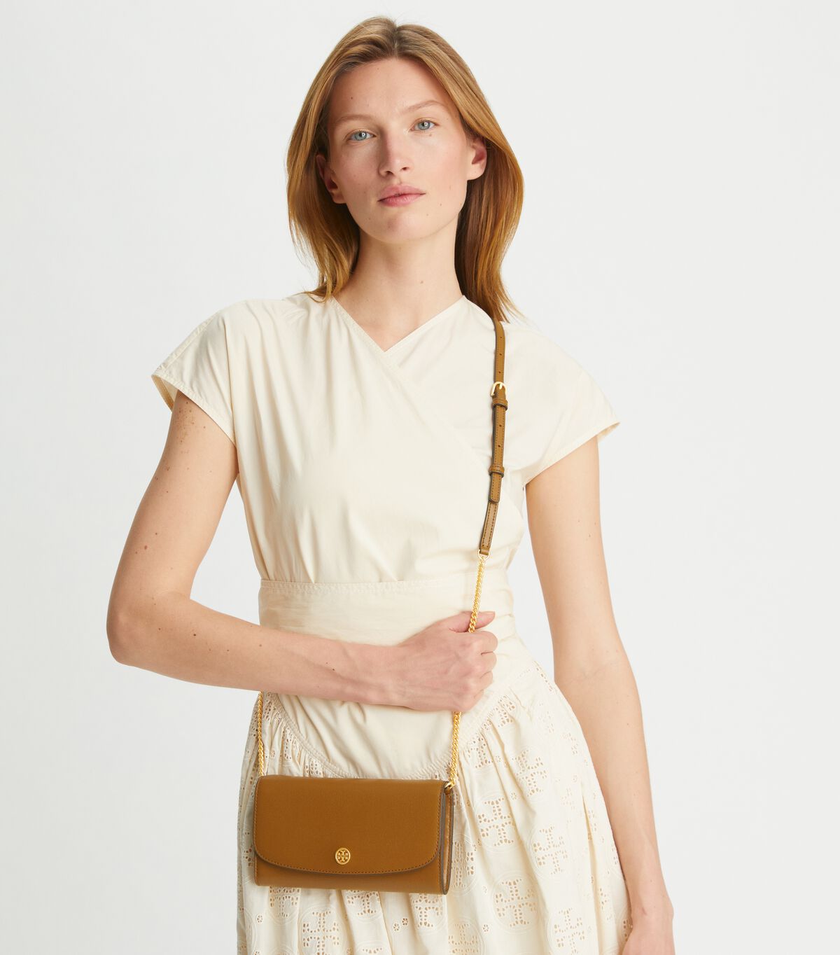 tory burch robinson chain wallet