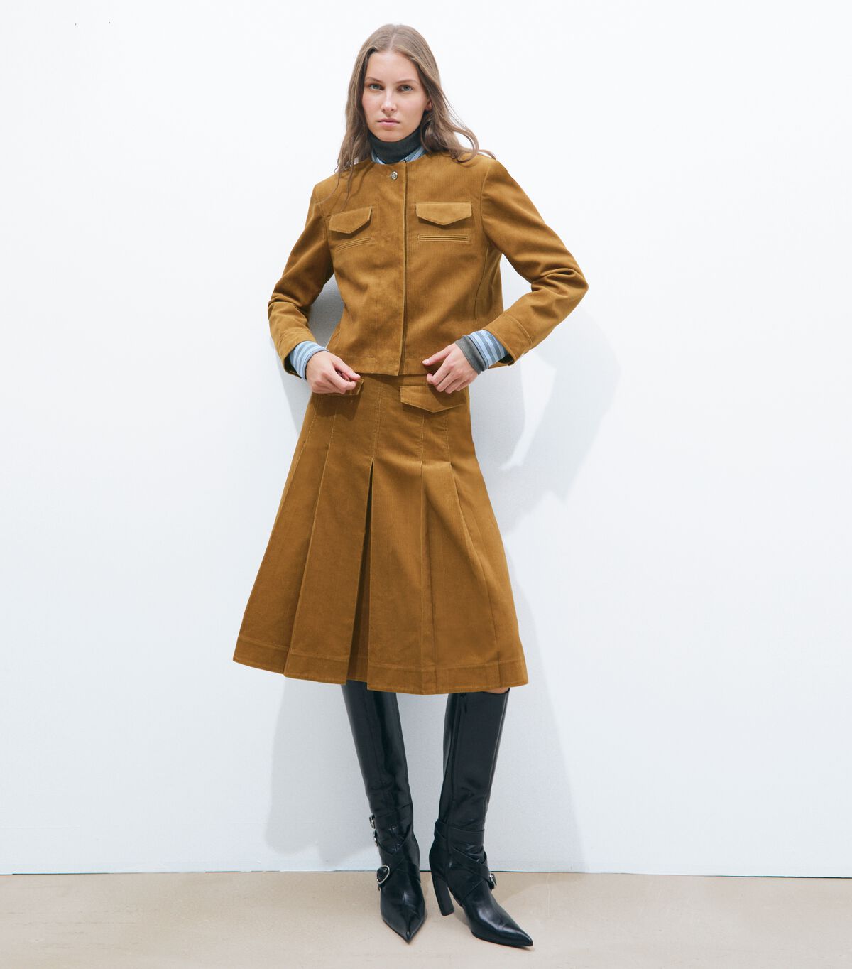 جاكيت من المخمل المضلع tory burch جاكيت من المخمل المضلع