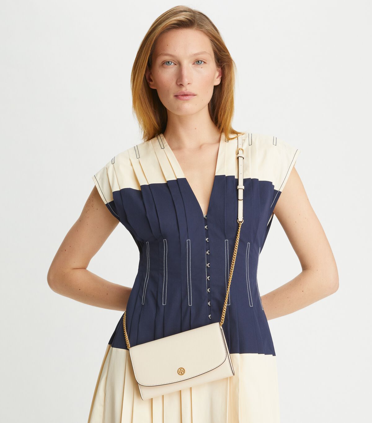 tory burch robinson chain wallet