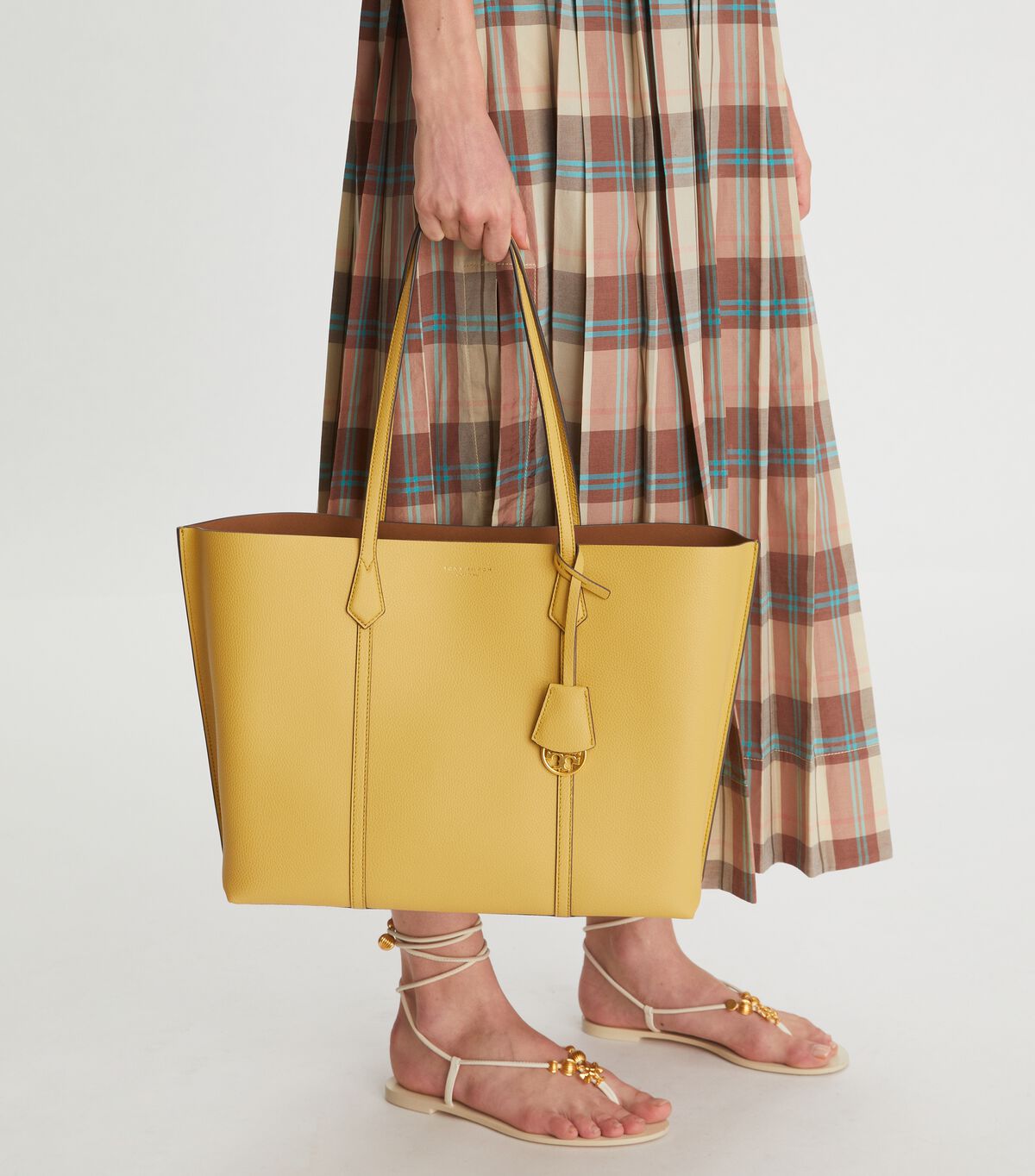 حقيبة بيري ثلاثية المقصورات tory burch حقيبة بيري ثلاثية المقصورات