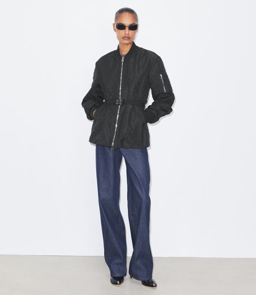 tory burch جاكيت تي مونوغرام بسحاب من قماش الجاكار