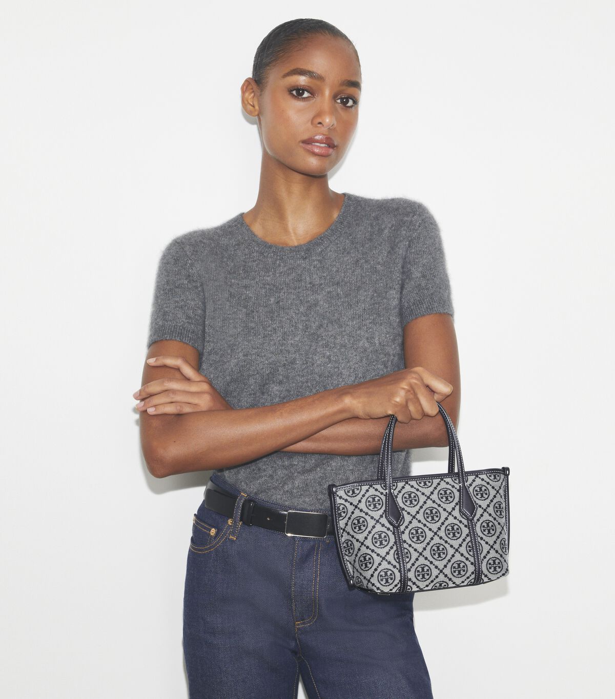 tory burch حقيبة يد تي مونوغرام ميني بيري