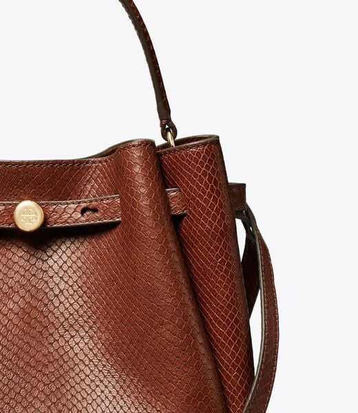 tory burch حقيبة دلو رومي بنقشة ثعبان
