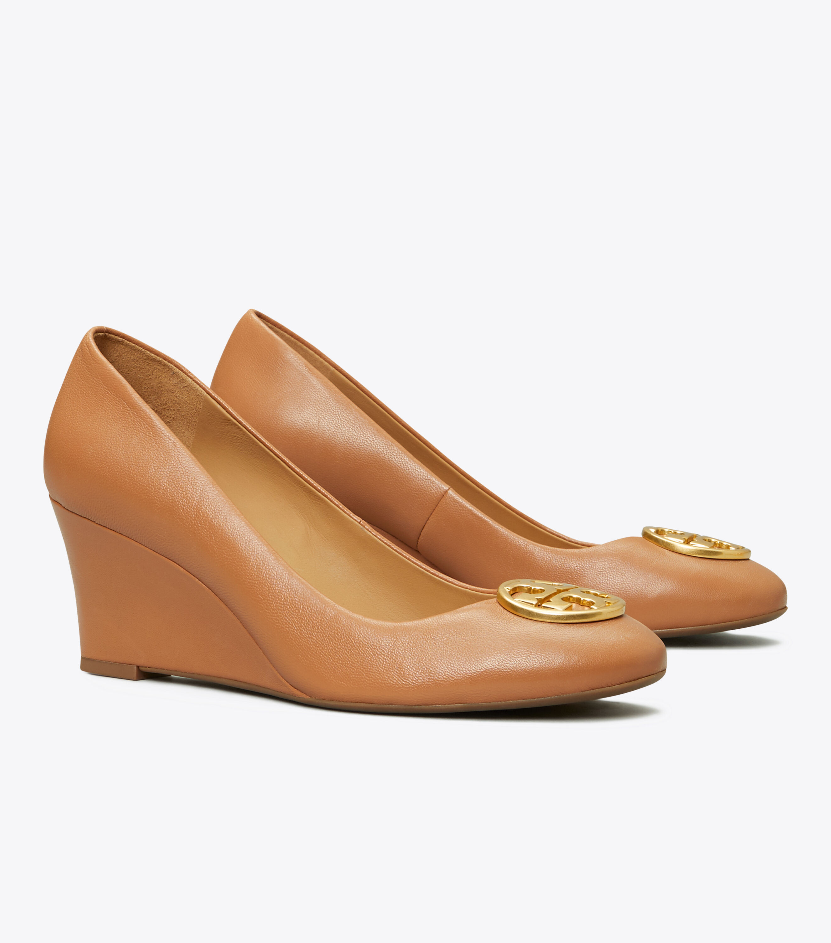 chelsea logo medallion wedge tory burch