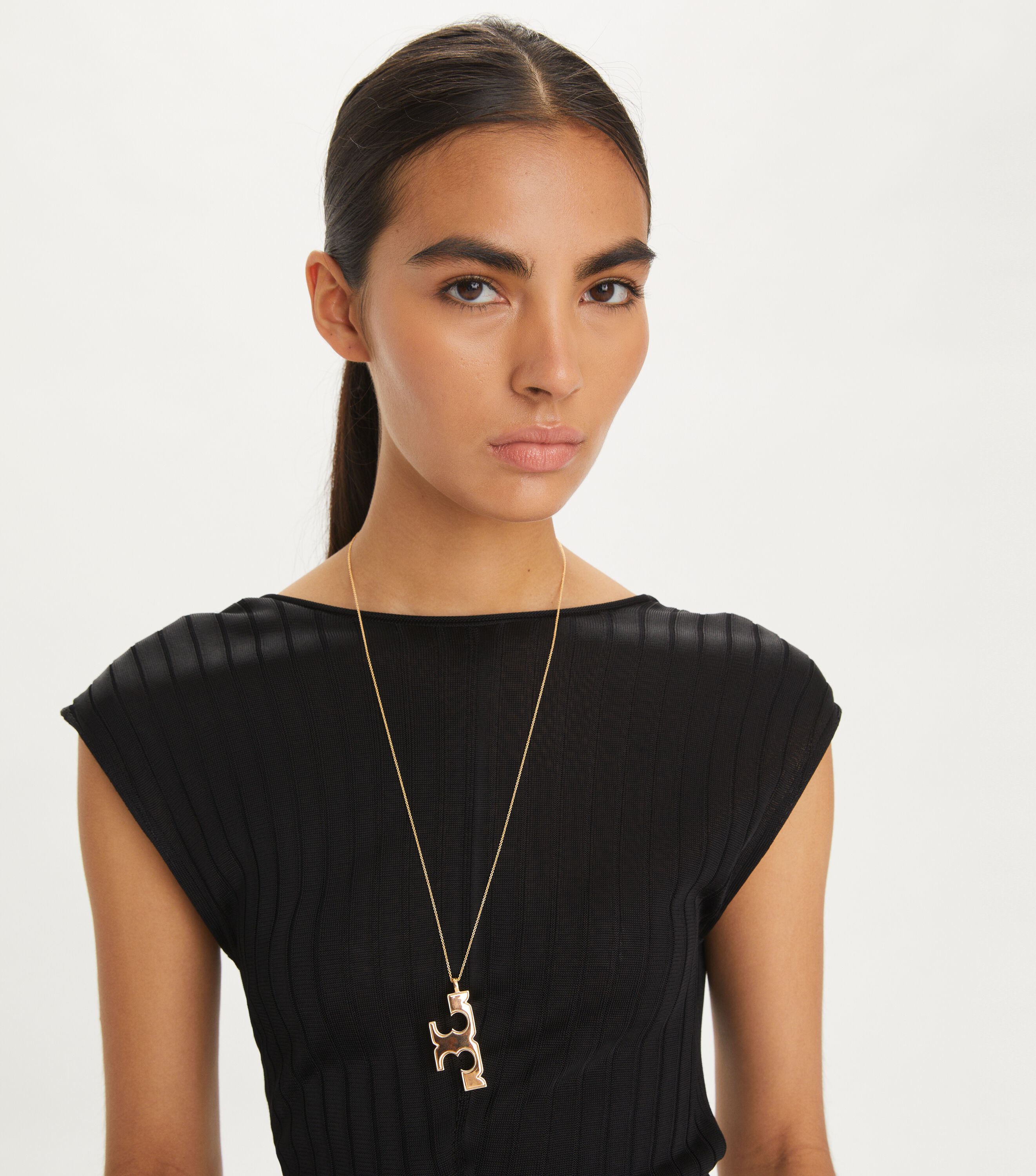 Shop Women's designer necklaces Online | Tory Burch KWT