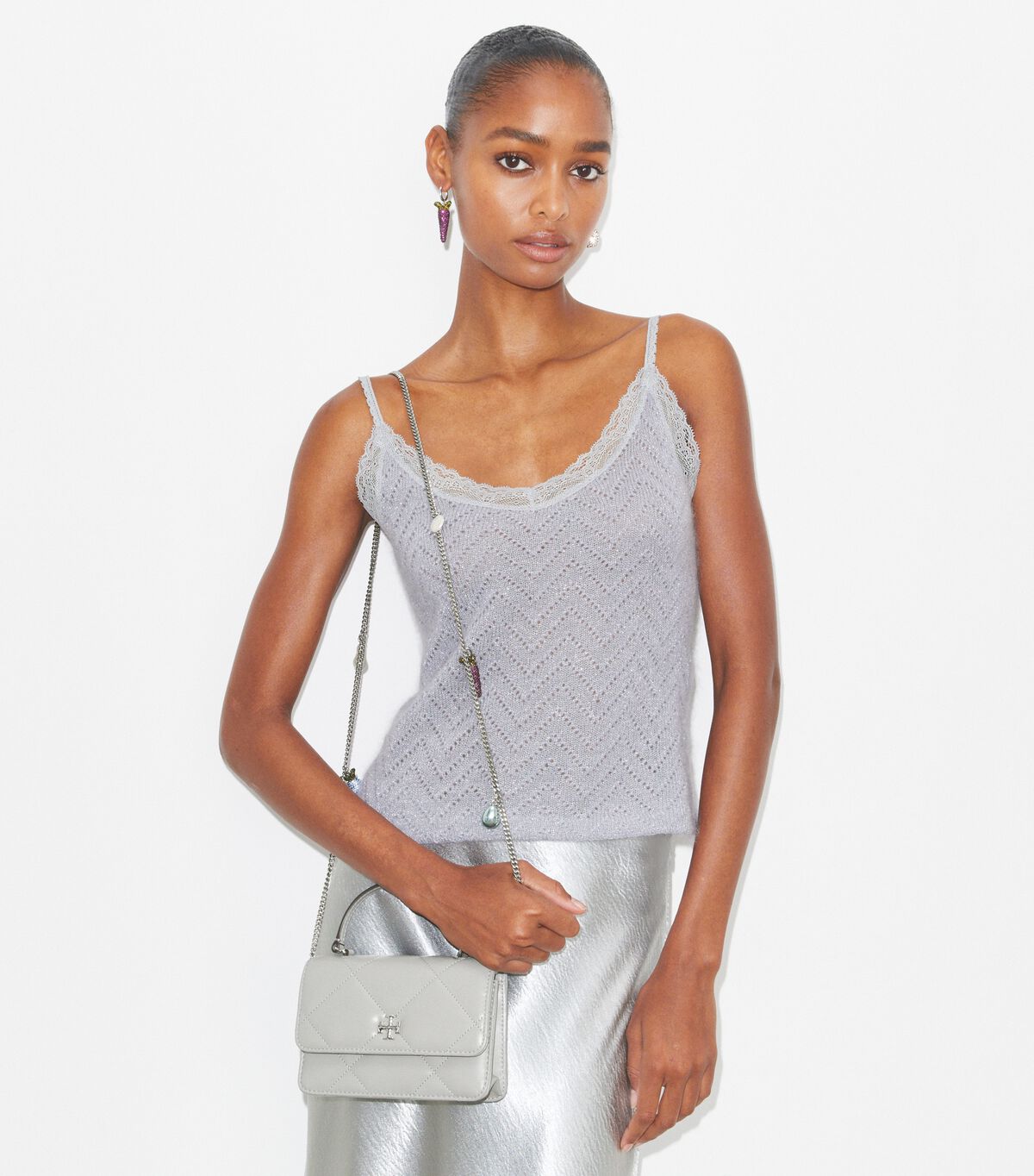 tory burch حقيبة كروس بودي ميني كيرا دايموند كوالت تشارم بمقبض علوي