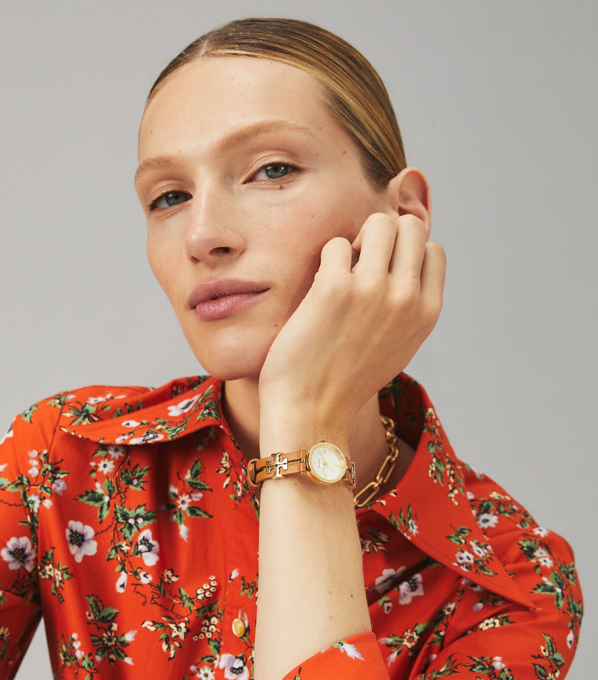 tory burch kira watch luggage leather gold tone 22 x 28 mm