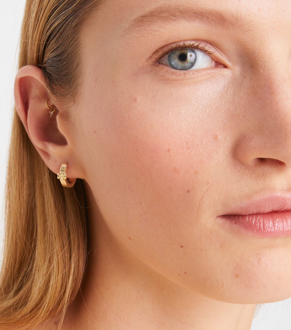tory burch kira huggie earring