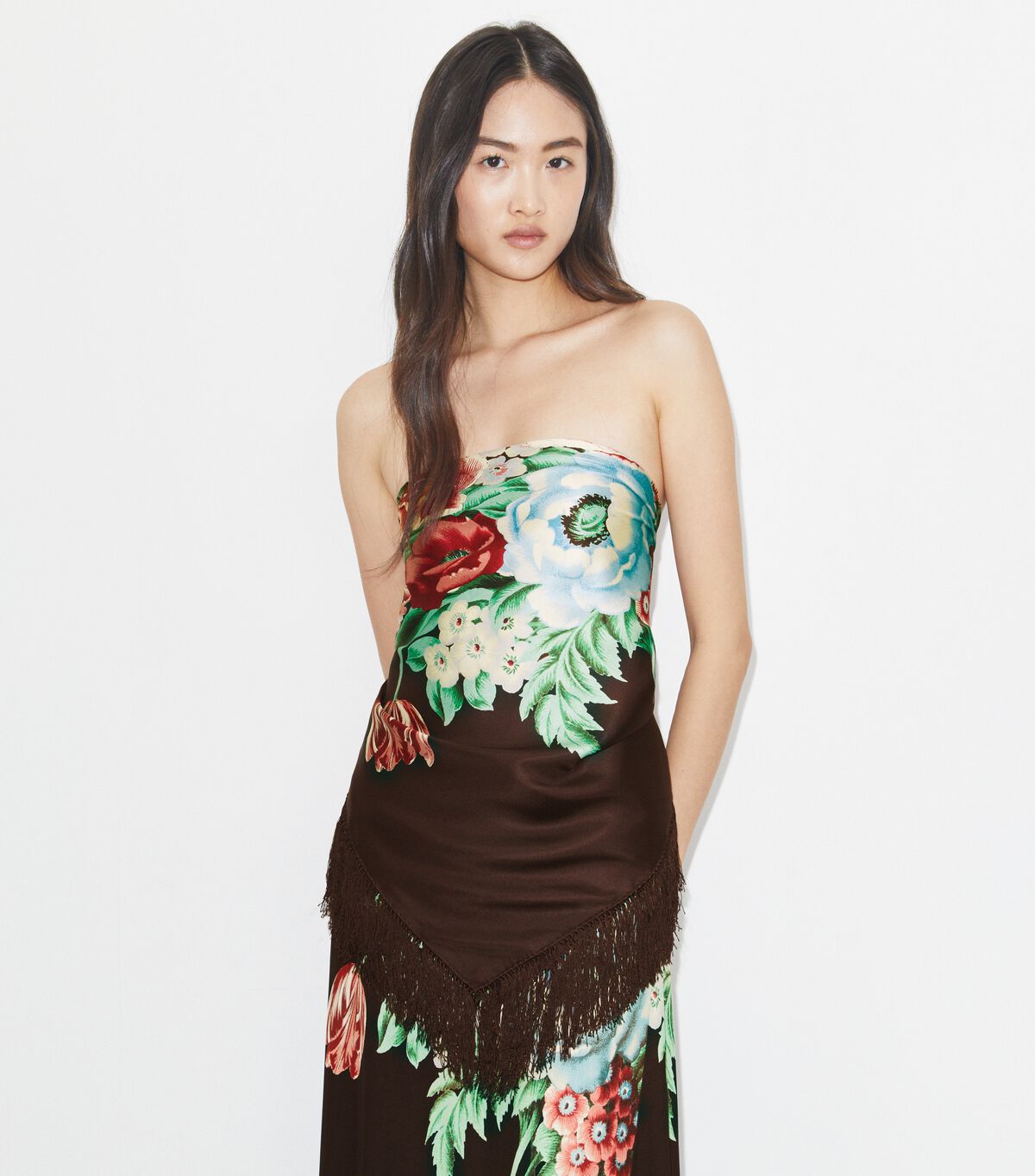 tory burch وشاح مربع من الحرير الزهري