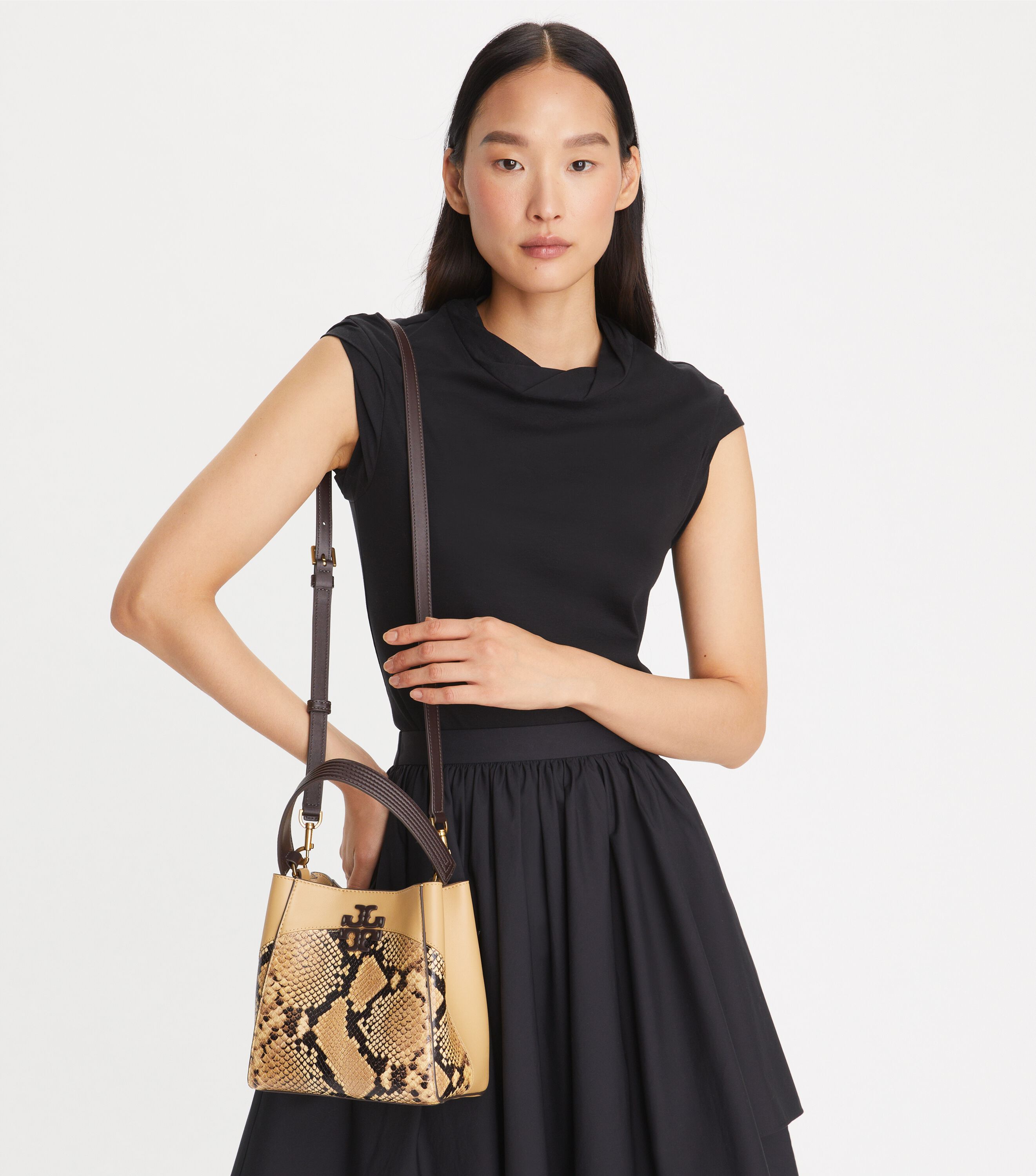 Snake bucket bag top