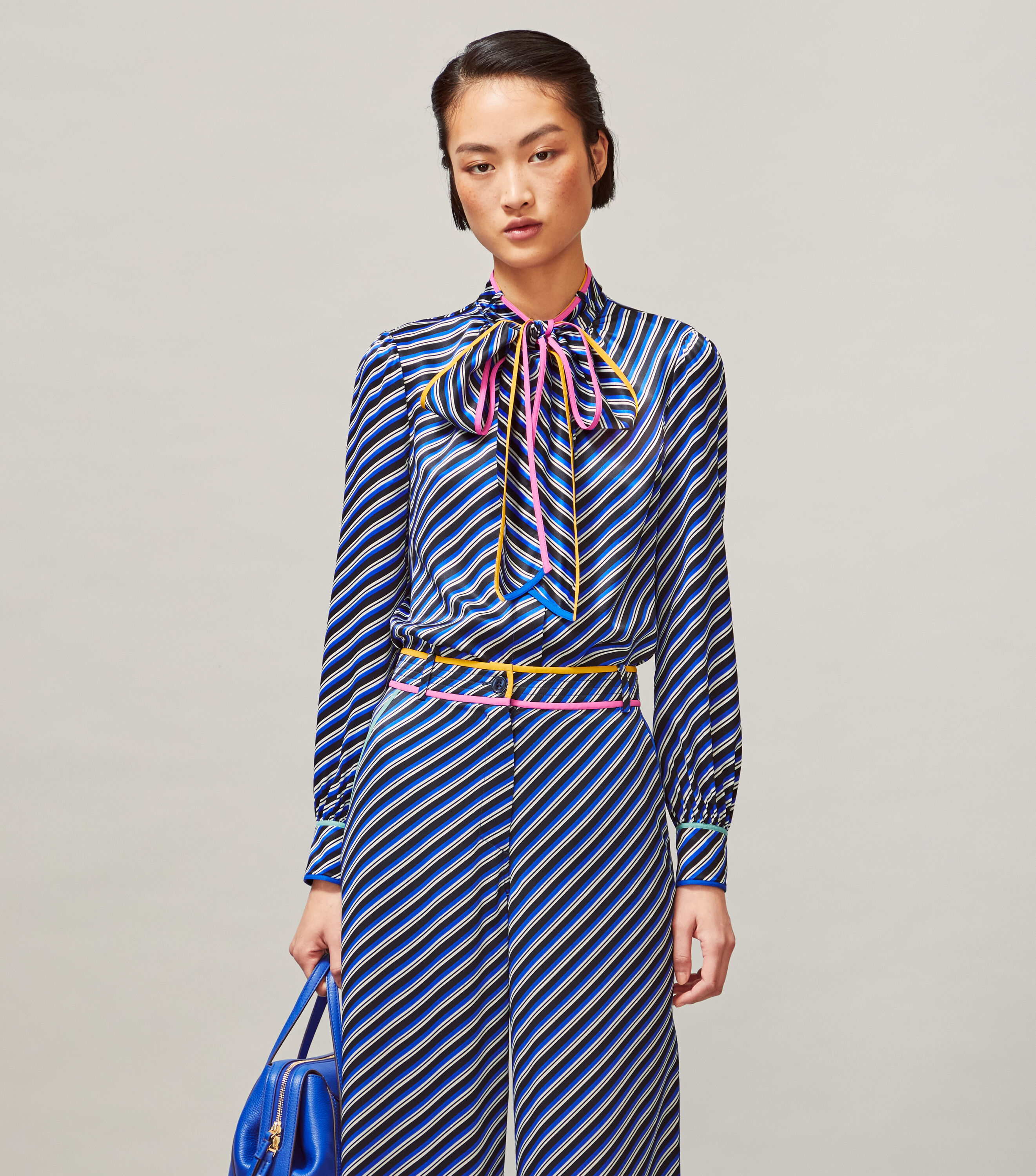 シルクリボンワンピース★Tory Burch★PRINTED BOW BLOUSE DRESS Tory Burch | Dresses | Tory Burch Bow Neck Gemini Link Rose