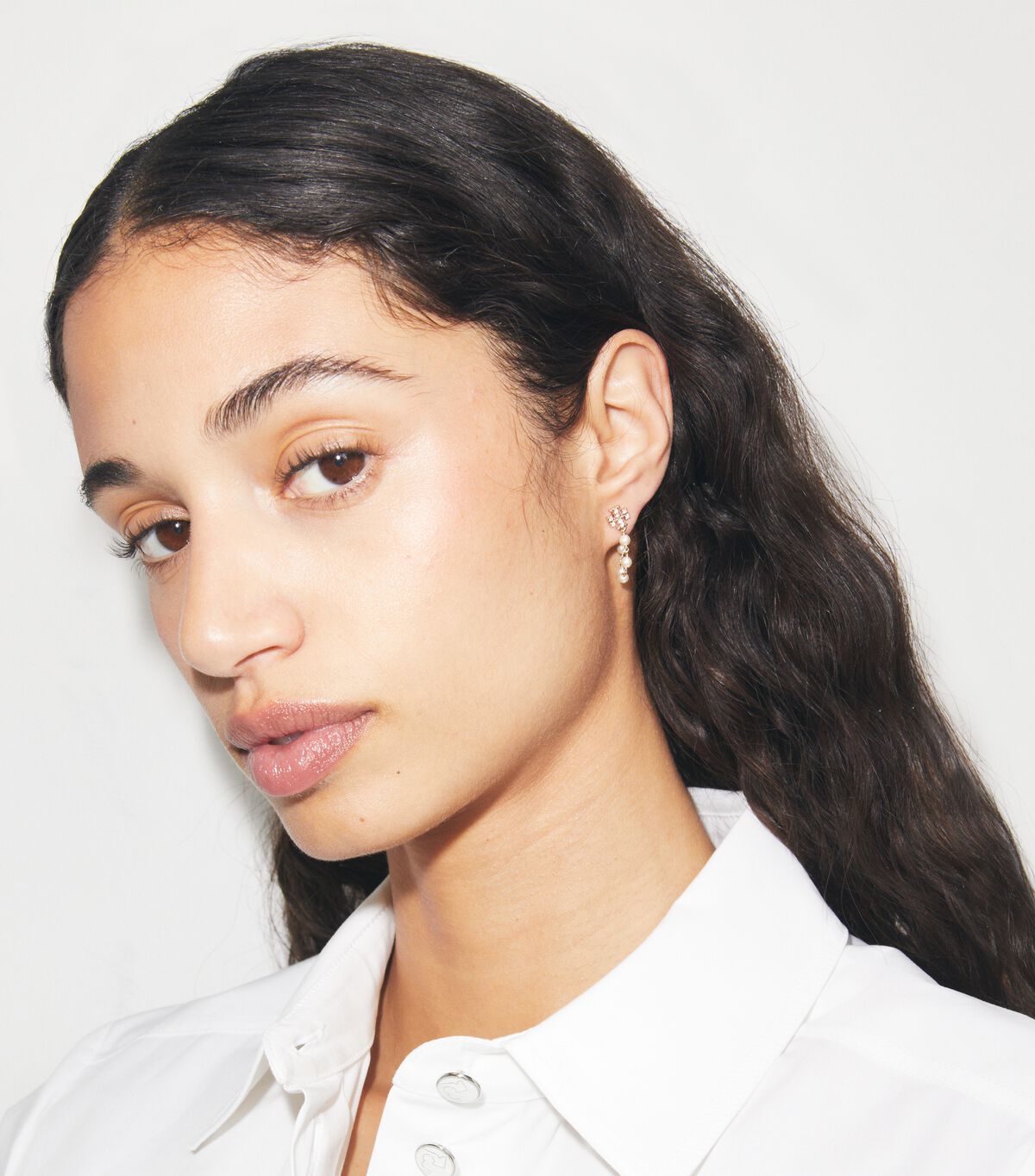 tory burch أقراط مون دانس من اللؤلؤ والسلسلة