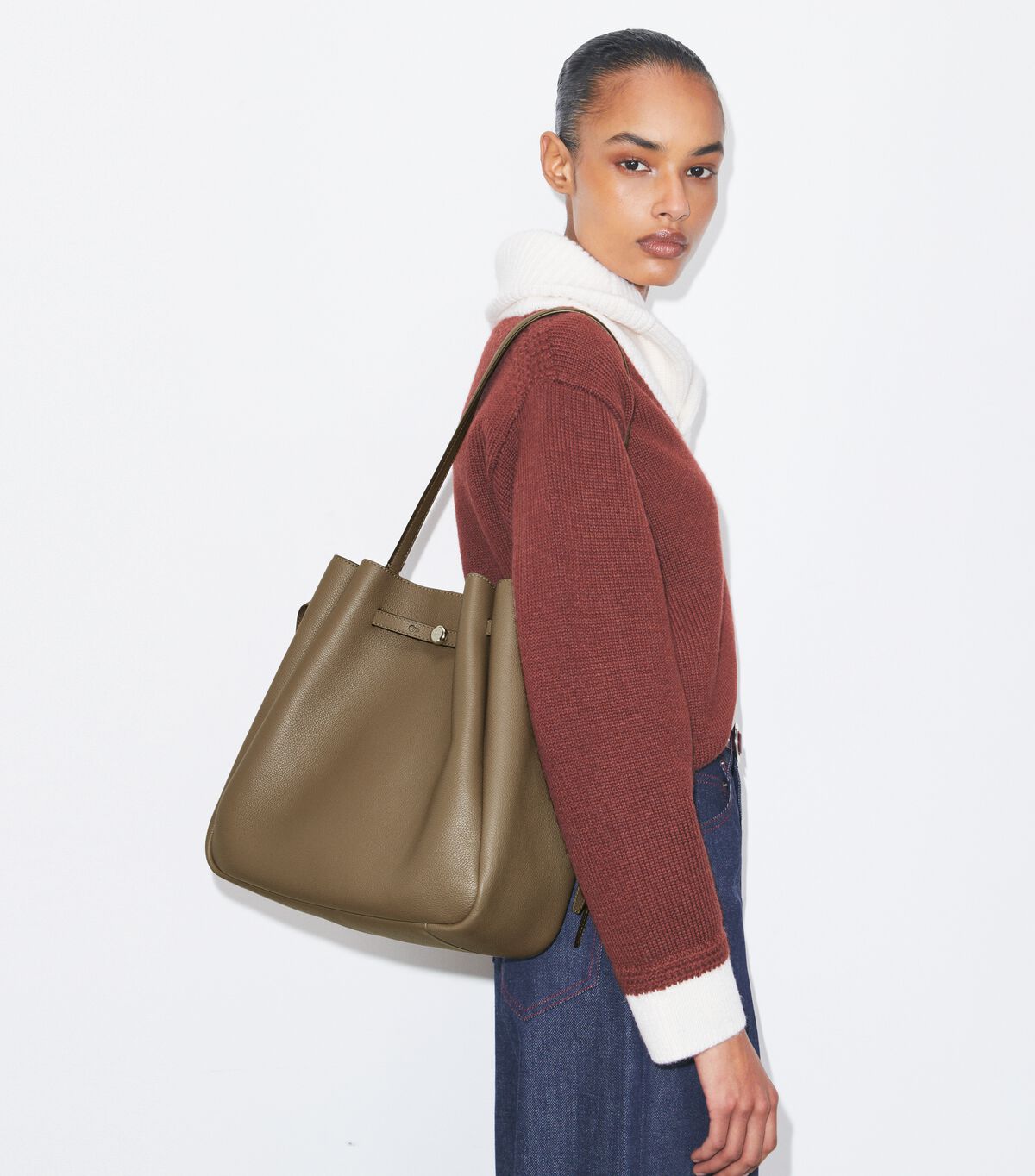 tory burch large romy bucket bag