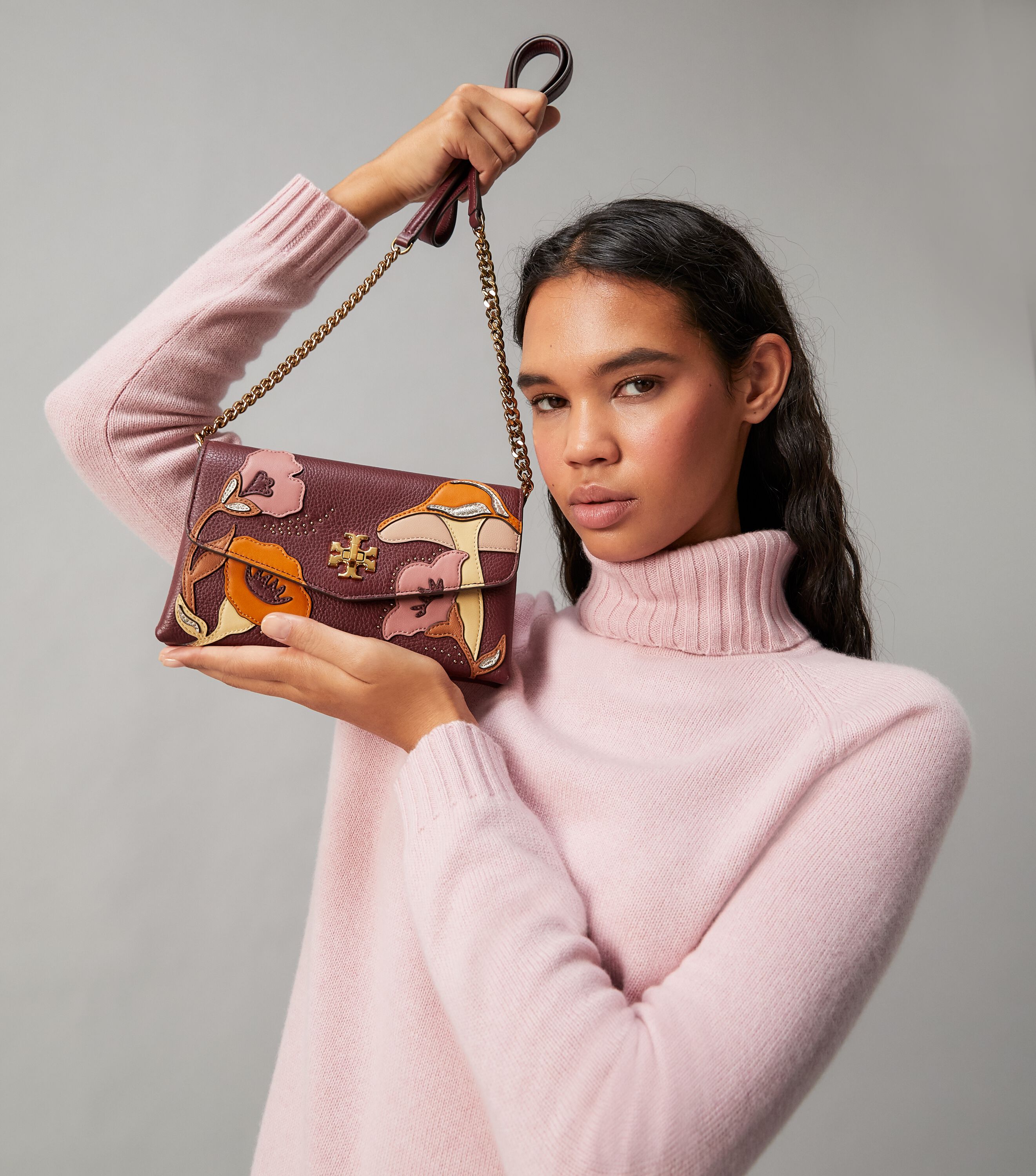 Tory burch kira applique sales shoulder bag