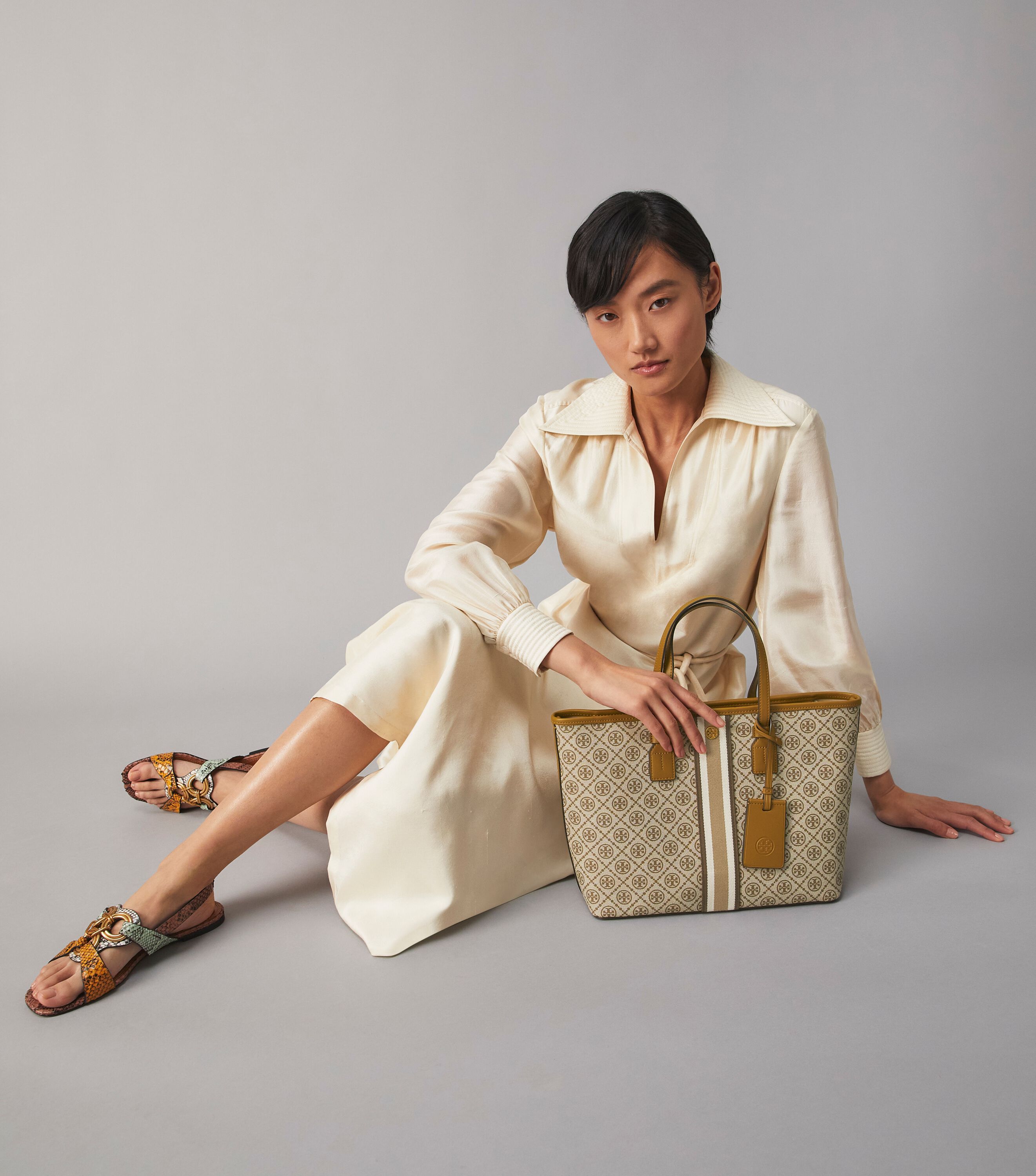 Tory burch coated canvas tote sales