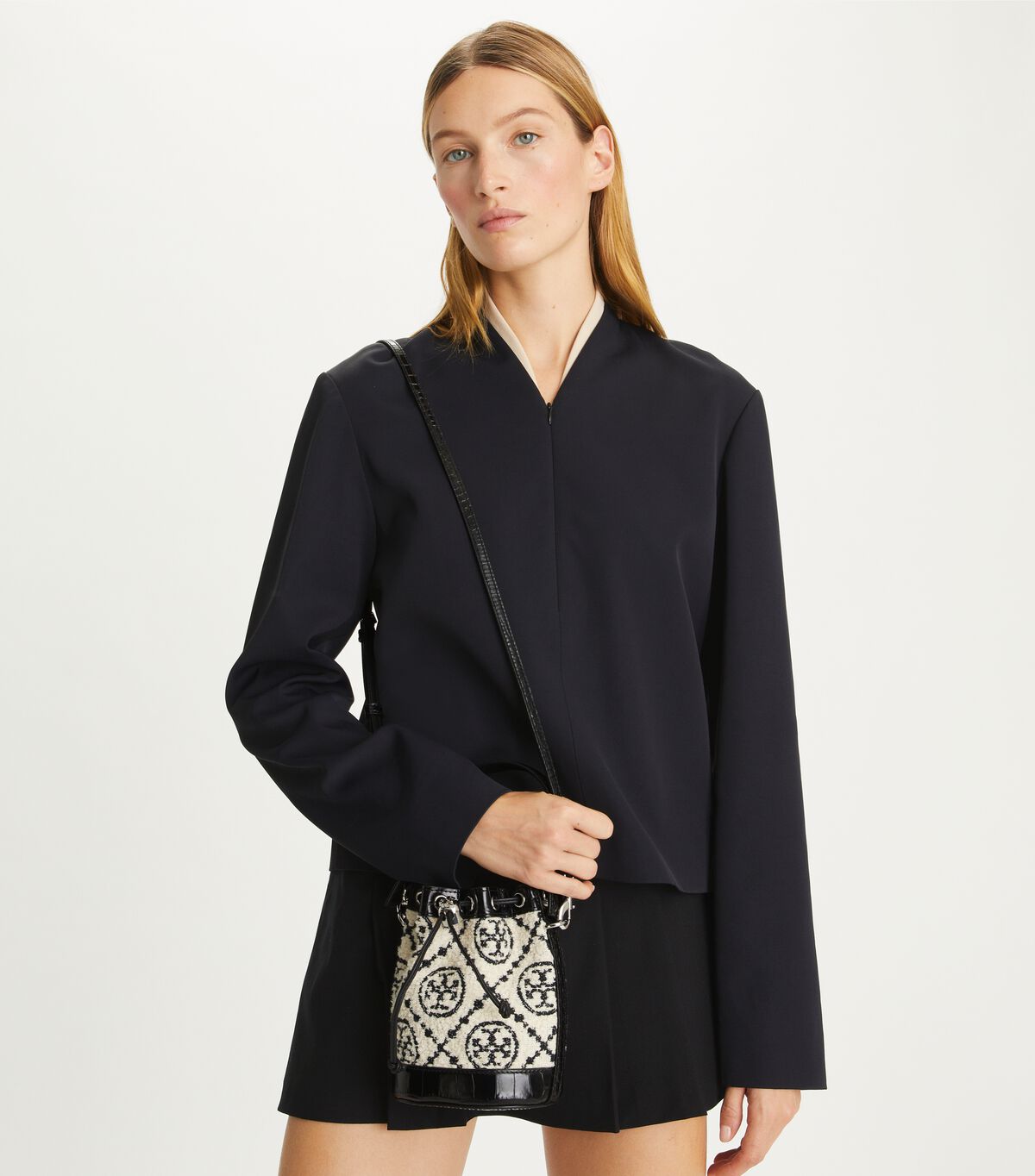 tory burch t monogram boucl mini bucket bag