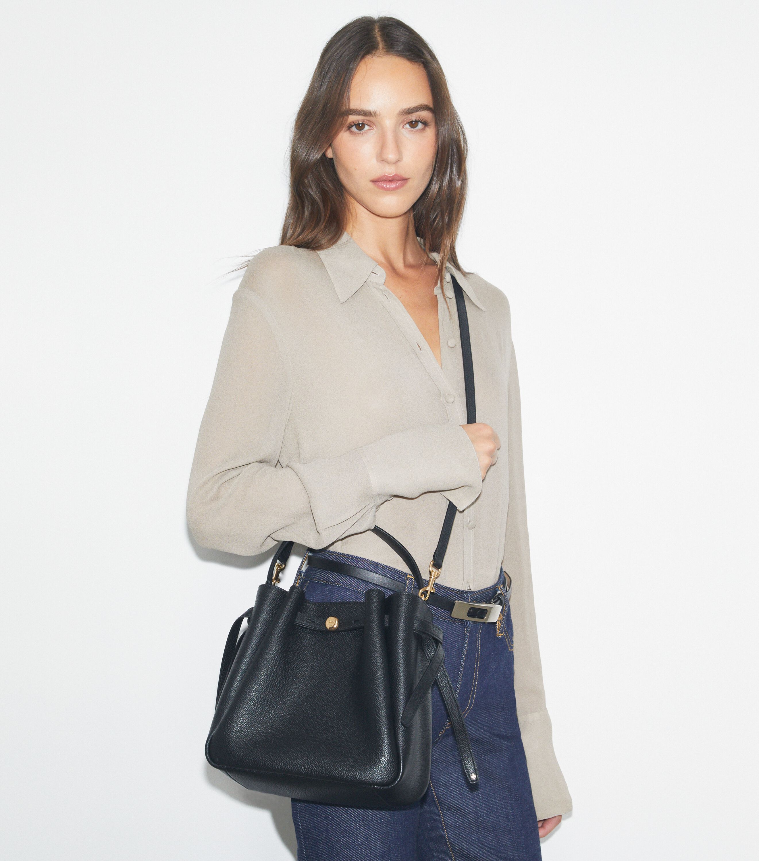 Romy Bucket Bag, Black | Tory Burch KW