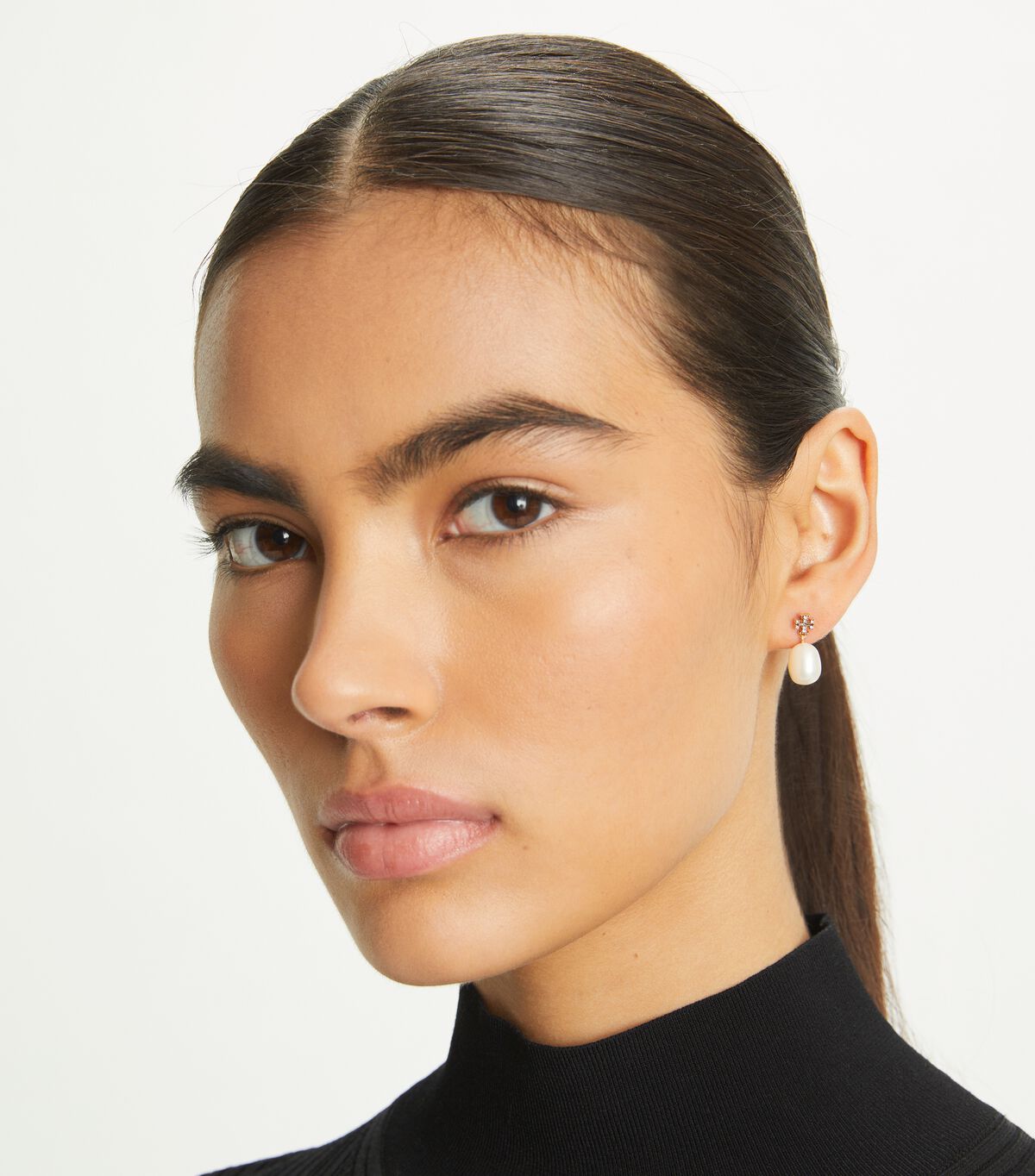 tory burch small kira pearl drop earring