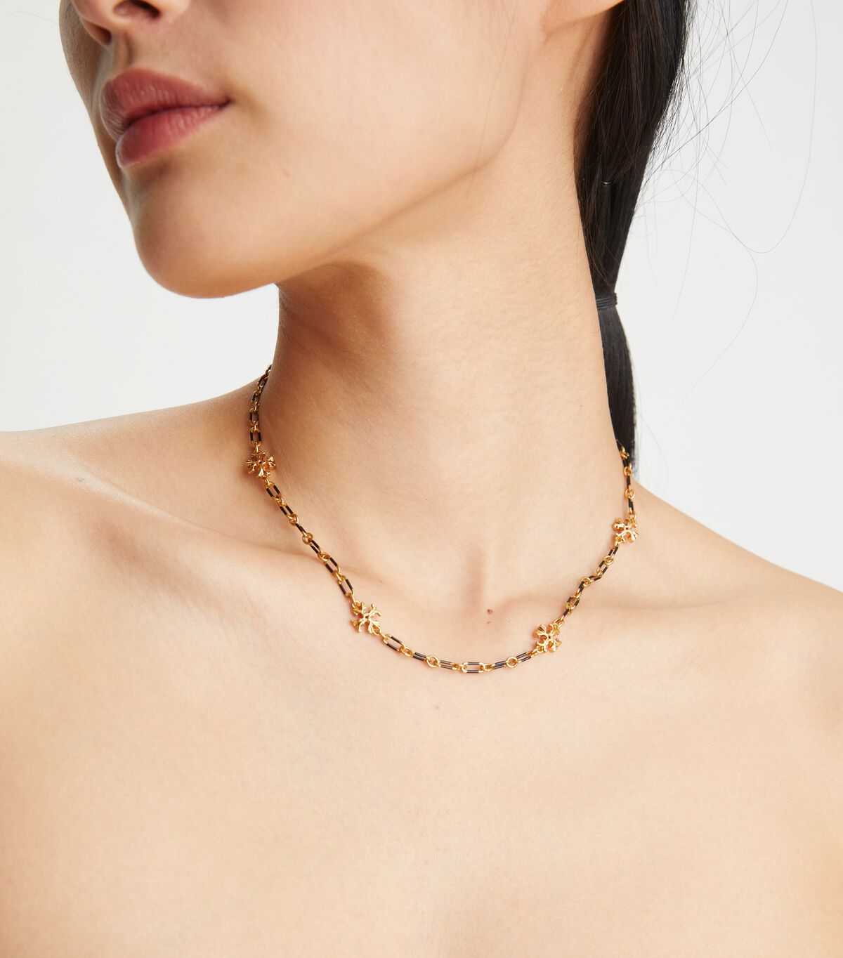 Roxanne Chain Striped Delicate Necklace tory burch roxanne chain striped delicate necklace