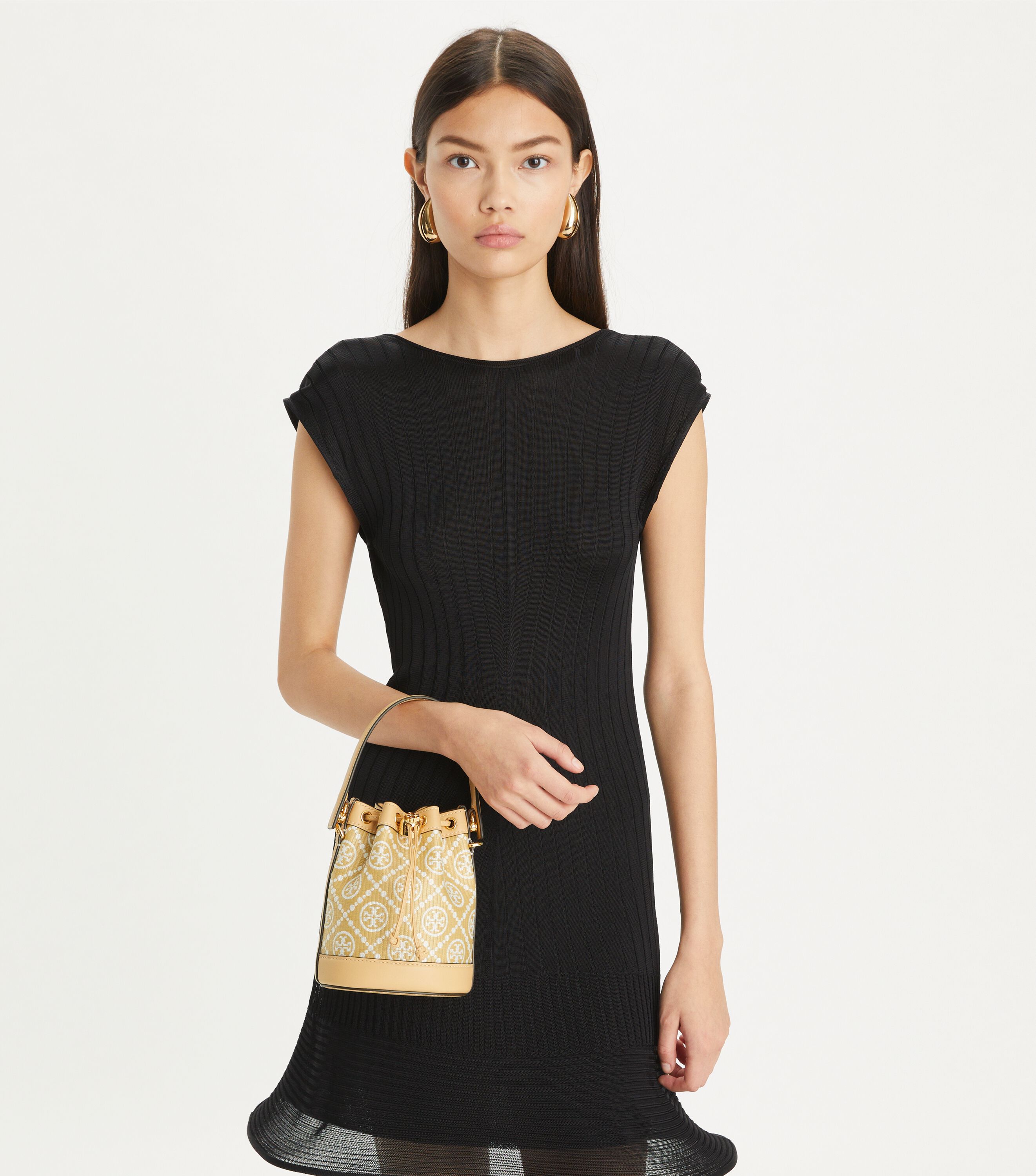 ★関税込み★ Tory Burch Raffia T Monogram Bucket Bag Tory Burch T Monogram Raffia Bucket Bag | Neiman Marcus