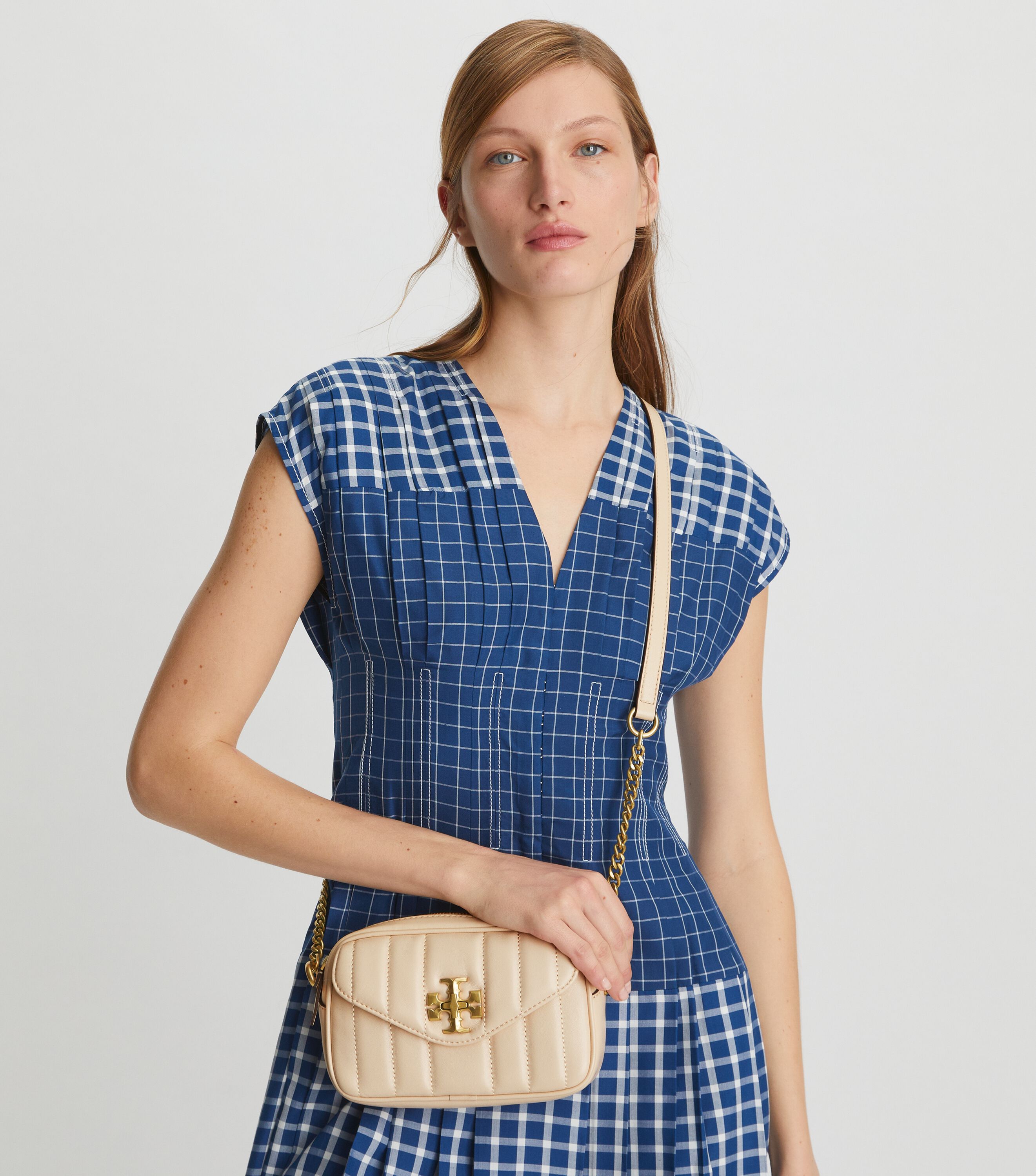 Tory burch best sale robinson camera bag