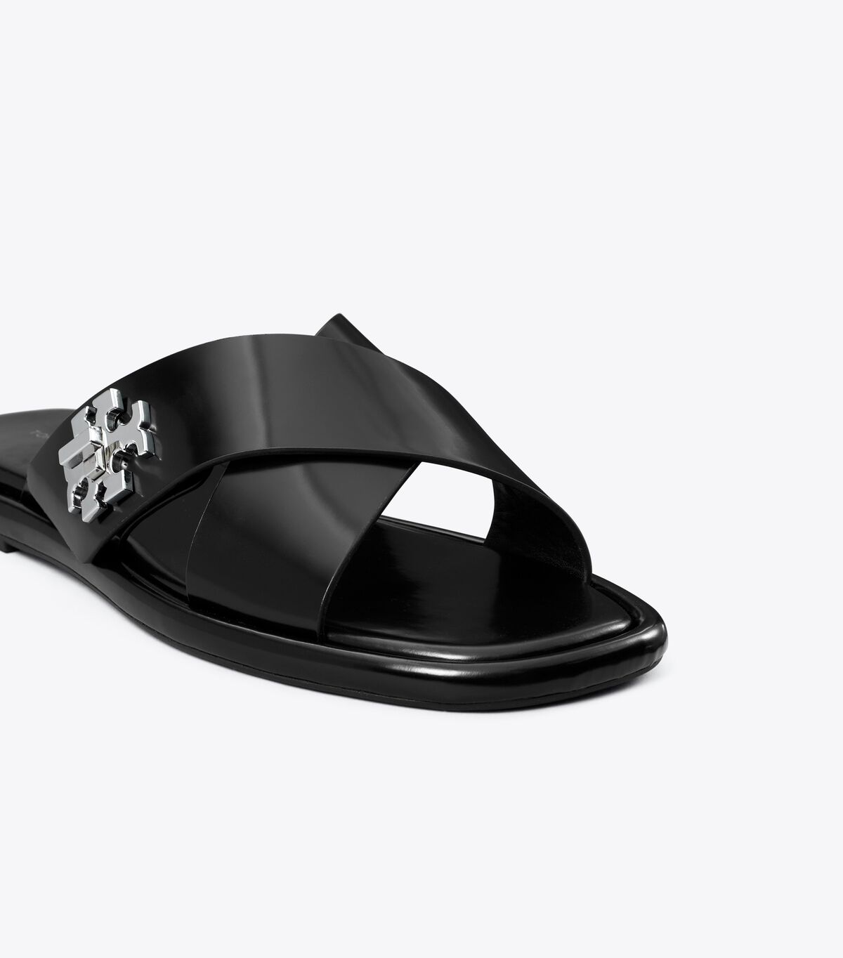 tory burch حذاء بقفل دوار