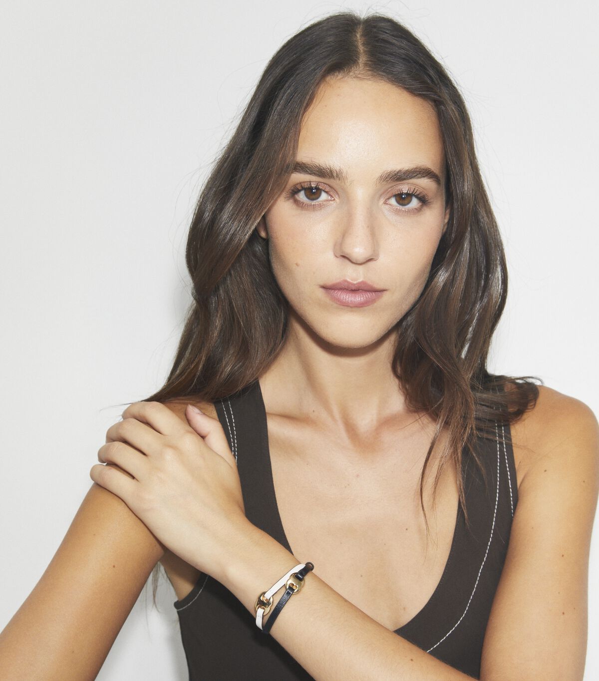 سوار جيميني الجلدي tory burch سوار جيميني الجلدي