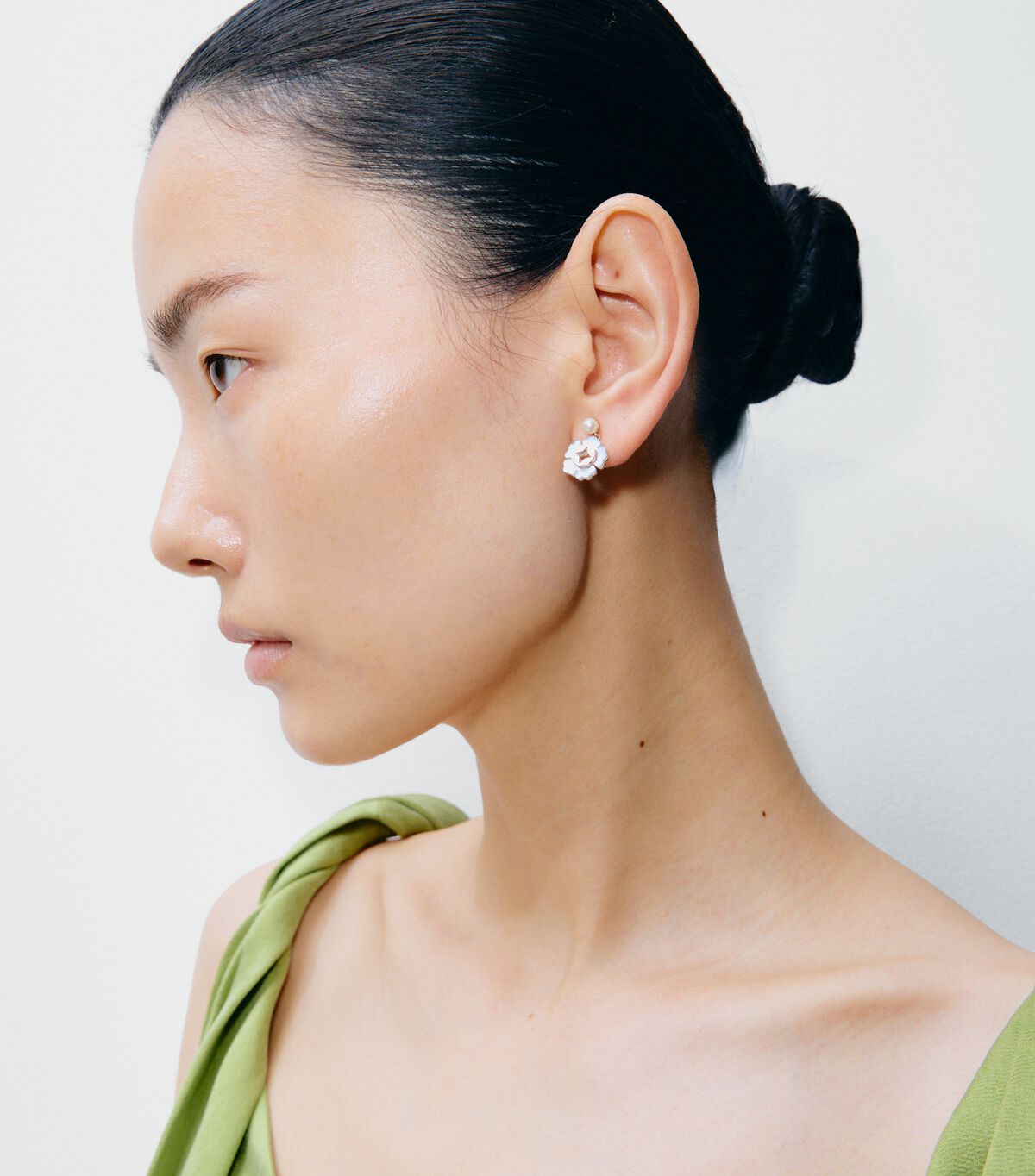 tory burch forget me not pearl drop earrings
