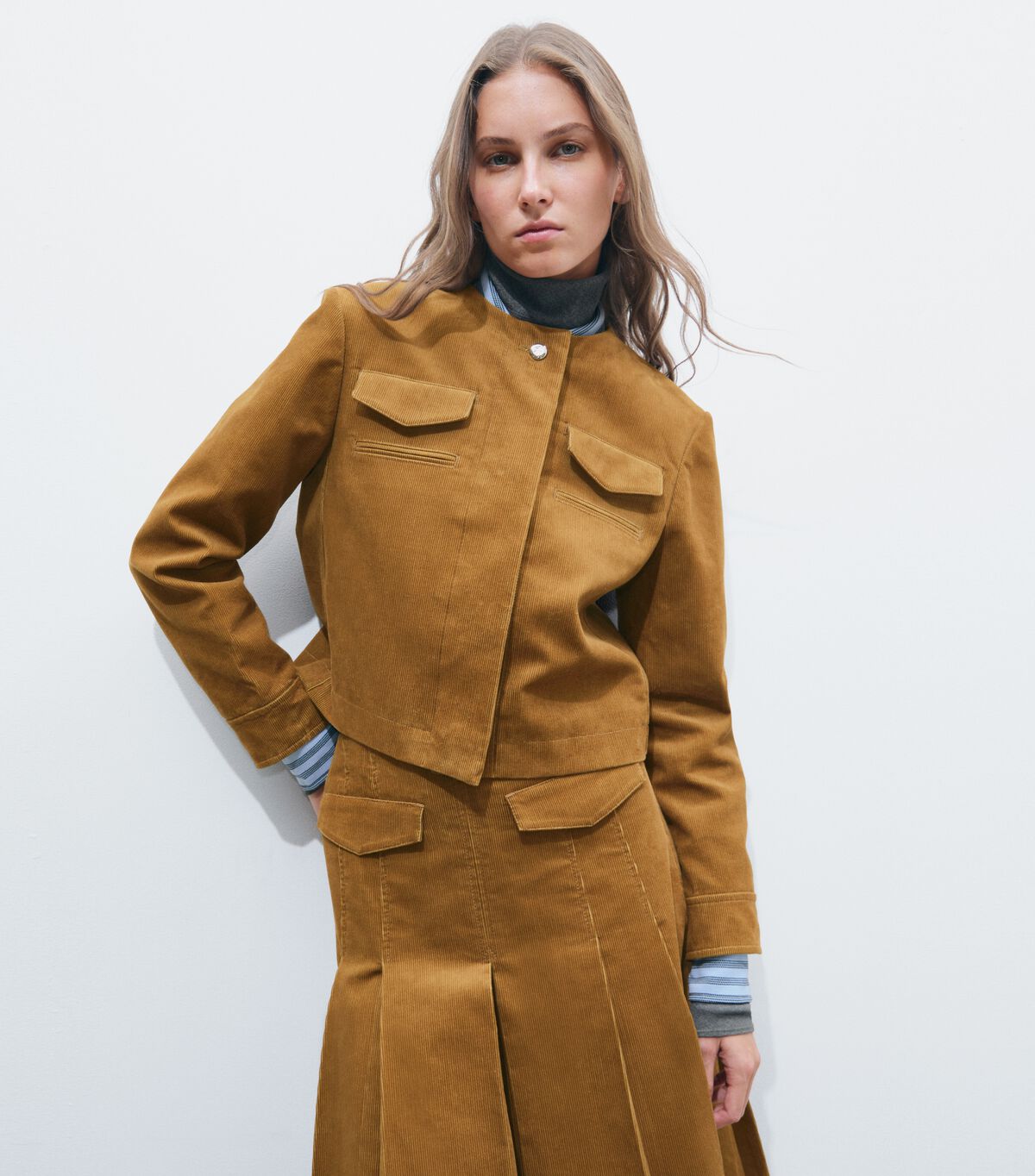 جاكيت من المخمل المضلع tory burch جاكيت من المخمل المضلع