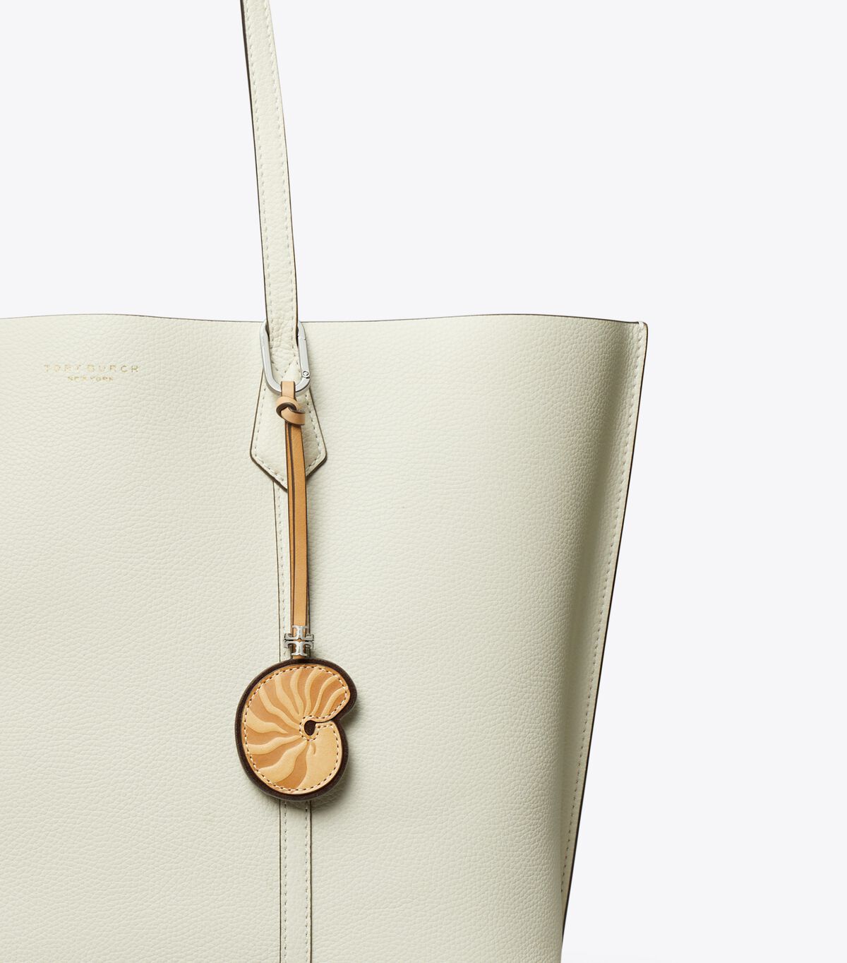 tory burch تعليقة حقيبة على شكل صدفة حلزونية
