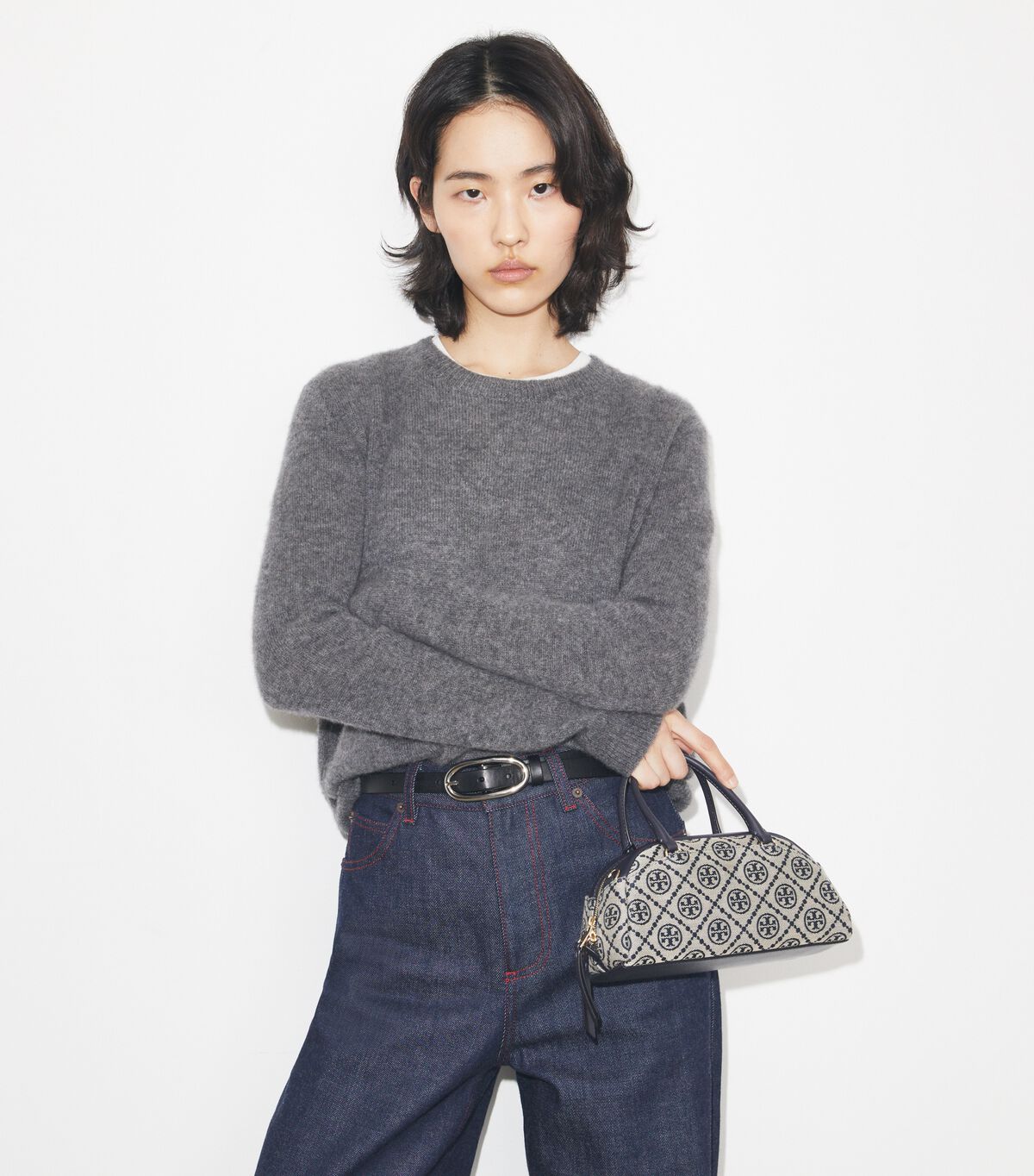 tory burch قبعة تي مونوغرام صغيرة