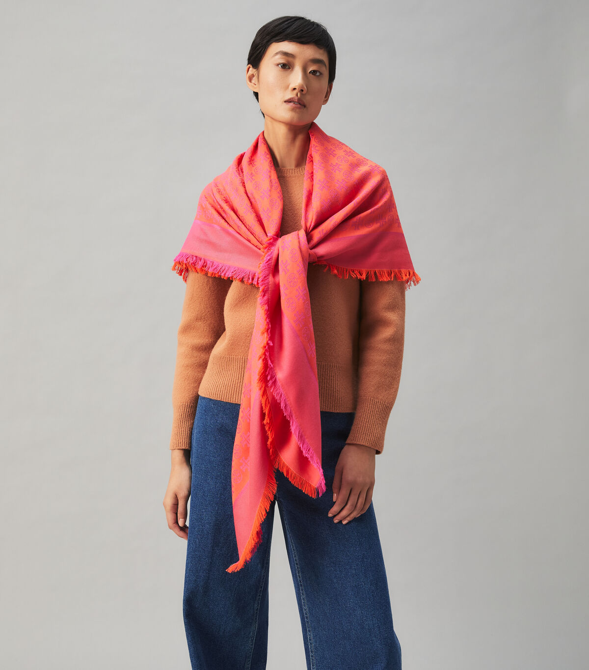 LOGO JACQUARD LIGHTWEIGHT TRAVELER